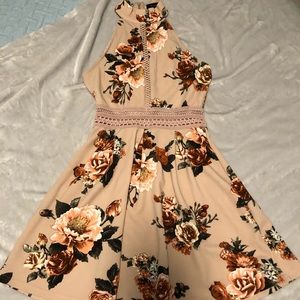 Cute spring dress!